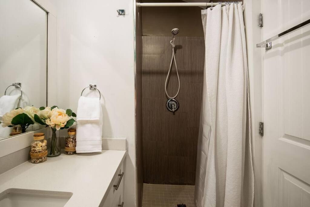 King Garden Suite/20 Mins To Dwntwn Vancouvr/Petok North Vancouver Eksteriør billede